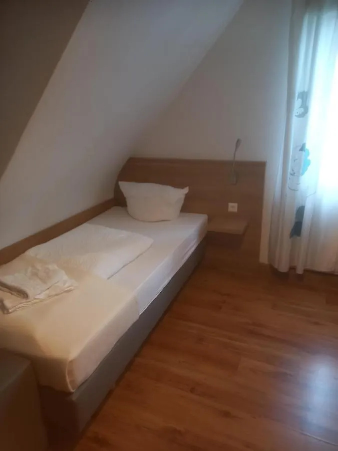 Hotel Krone Bad Cannstatt Stuttgart 2*,